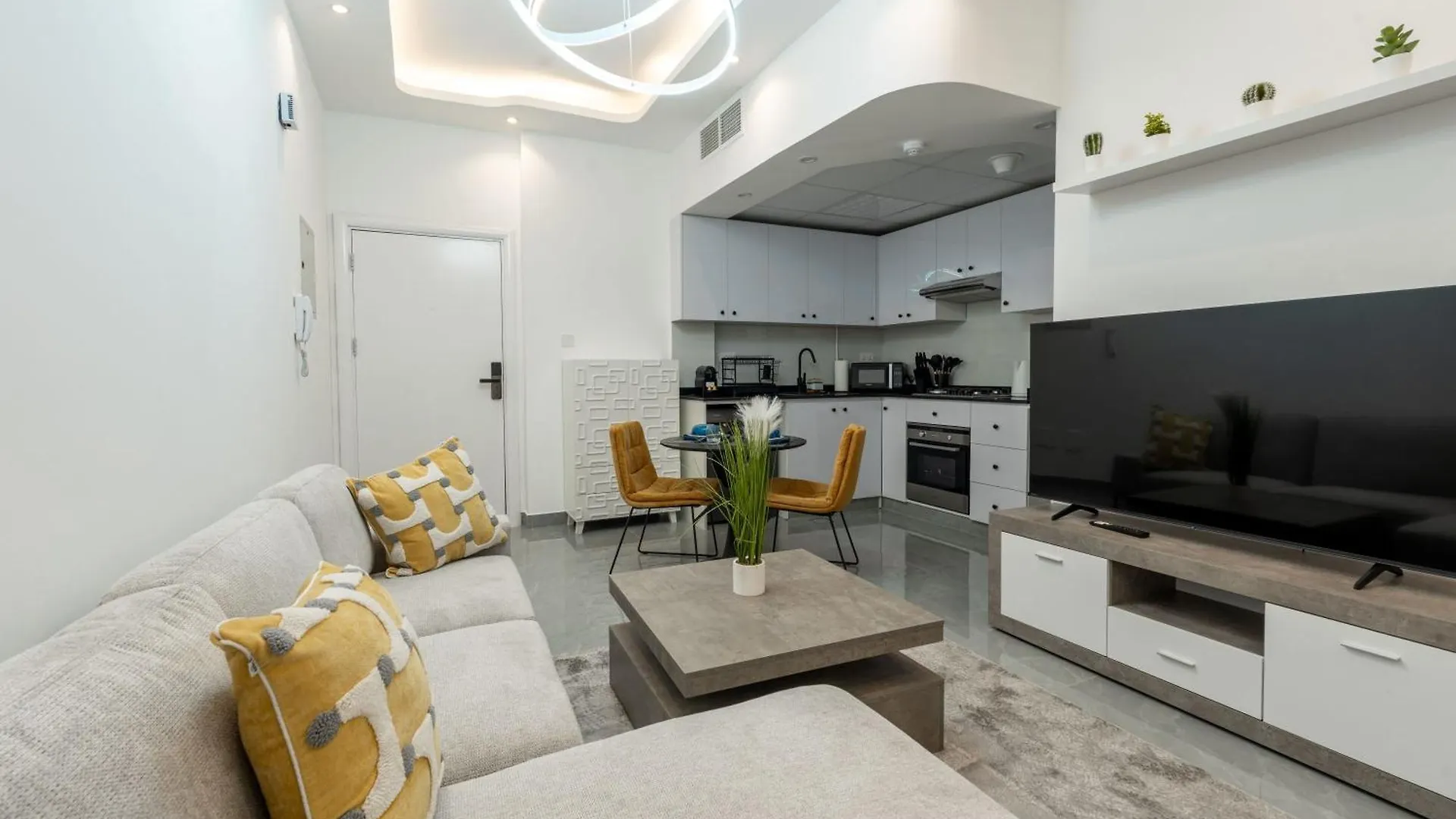 Dubai Marina - 1Bhk Homely Apartment 0*,  United Arab Emirates